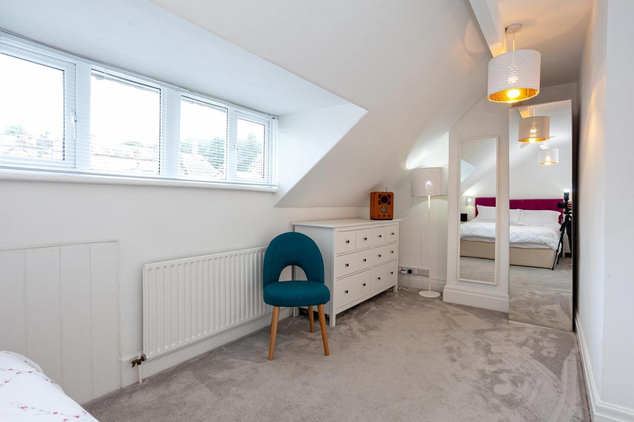 Cosy 2 Bed Apartment - Close To Leeds Centre Zewnętrze zdjęcie