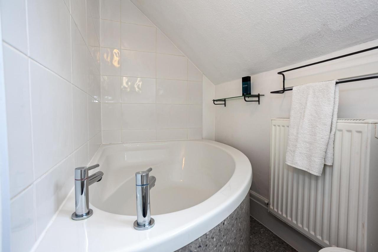 Cosy 2 Bed Apartment - Close To Leeds Centre Zewnętrze zdjęcie