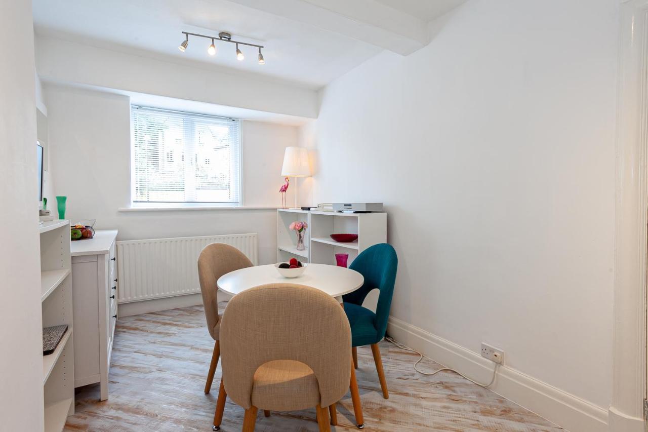 Cosy 2 Bed Apartment - Close To Leeds Centre Zewnętrze zdjęcie