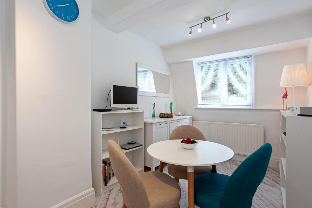 Cosy 2 Bed Apartment - Close To Leeds Centre Zewnętrze zdjęcie