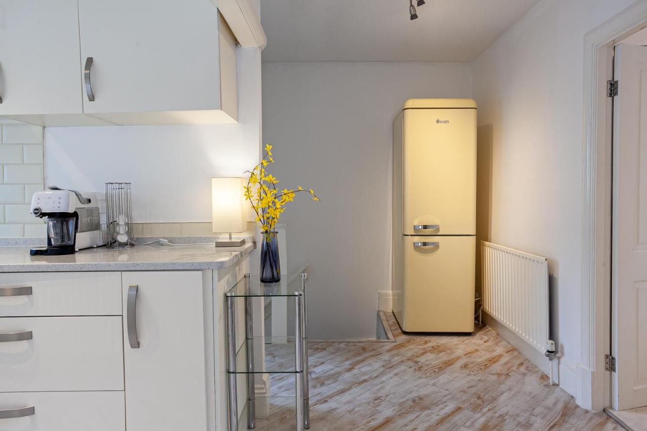 Cosy 2 Bed Apartment - Close To Leeds Centre Zewnętrze zdjęcie