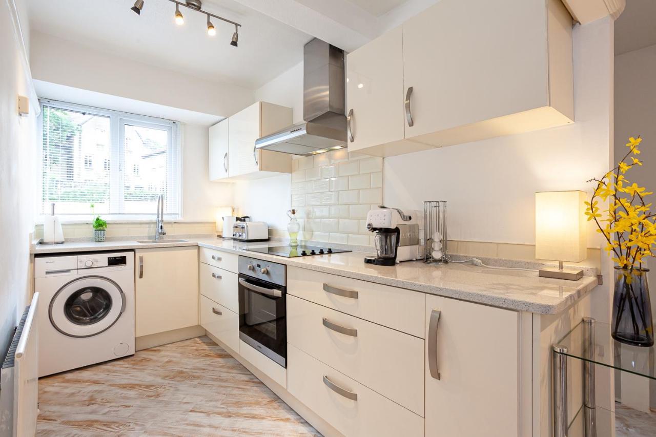 Cosy 2 Bed Apartment - Close To Leeds Centre Zewnętrze zdjęcie